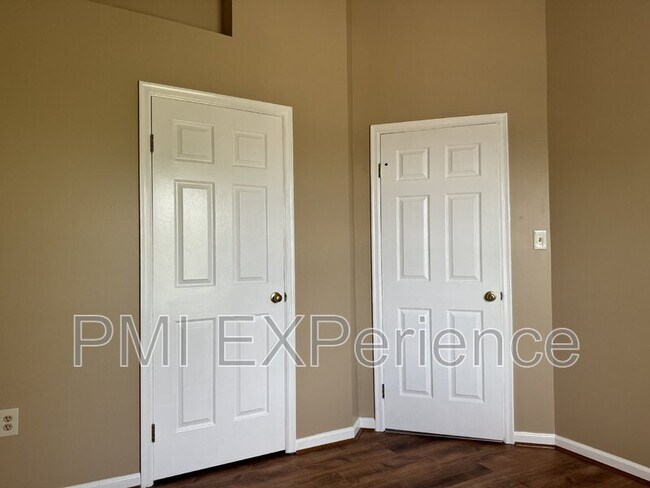 Building Photo - 12744 Wedgedale Ct