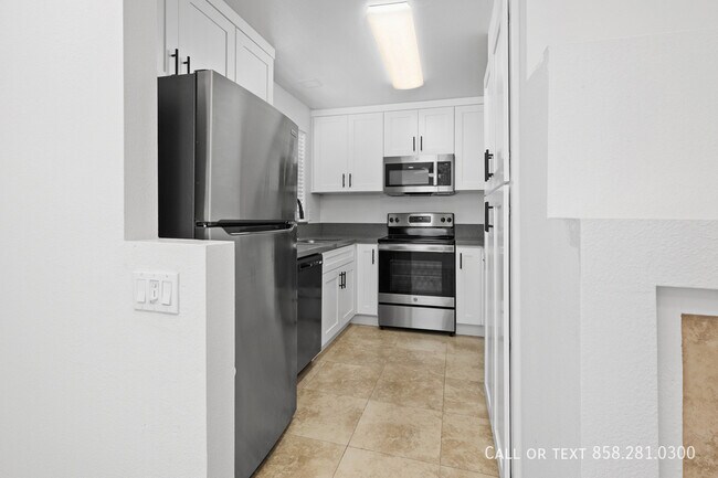 Building Photo - 7315 Calle Cristobal