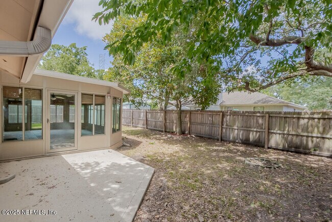 Building Photo - 3331 Ashridge Dr