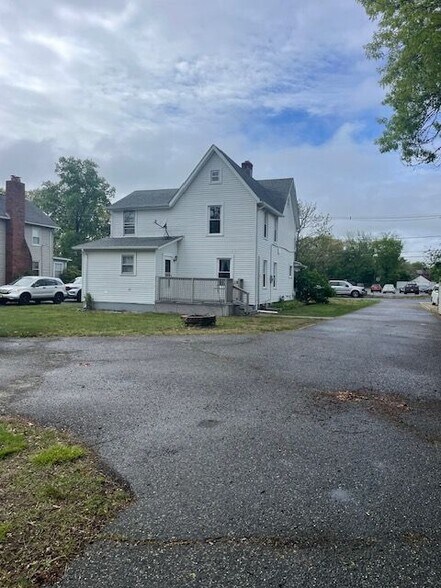 Building Photo - 20 Colfax St