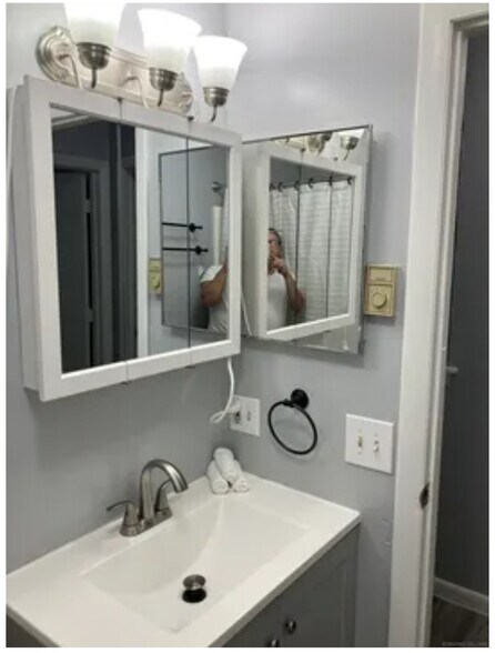 Building Photo - 23 Shirley St