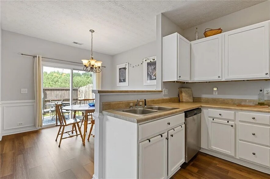 Kitchen Counter - 2280 Baker Station Dr