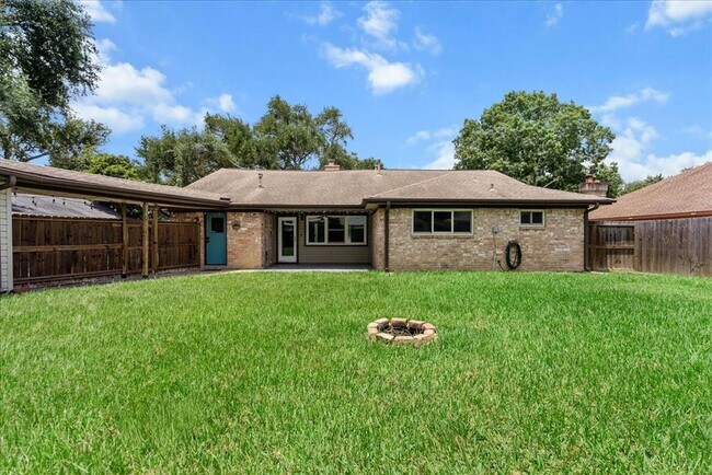 Building Photo - 3319 Meadowcreek Dr