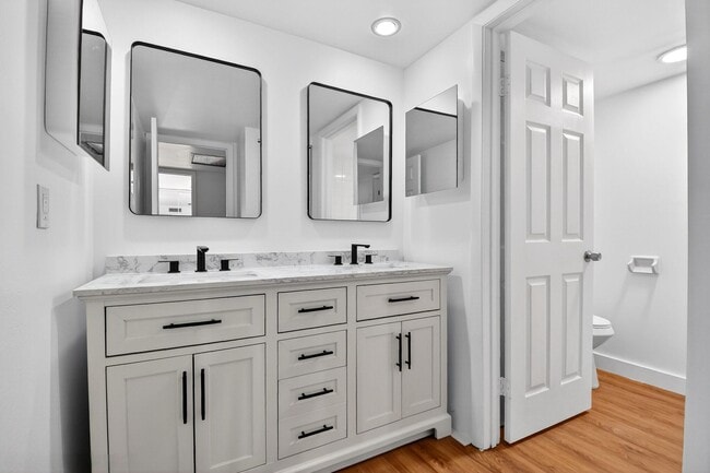 Building Photo - 198 Lake Arbor Dr