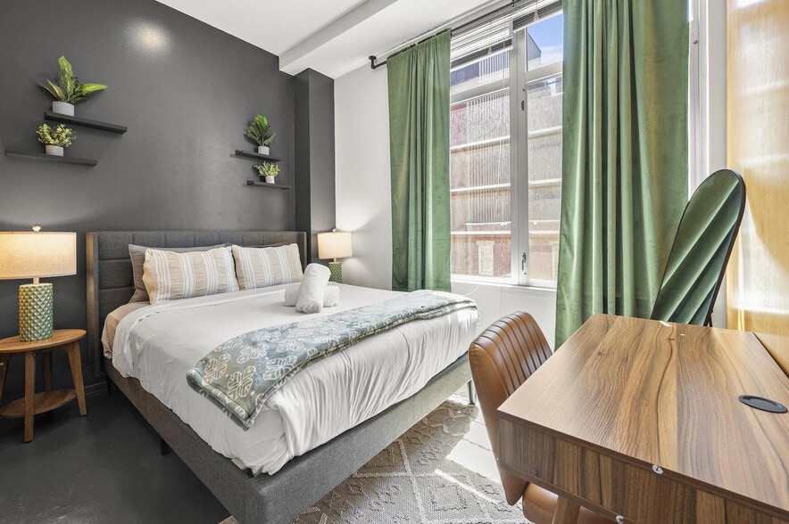 Building Photo - 160 E Berkeley St