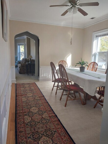 Formal dining room - 3927 Kirk St