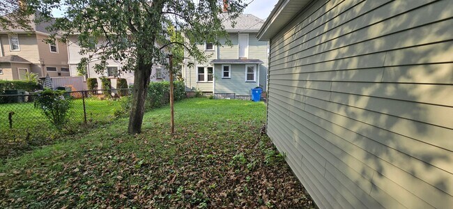 Building Photo - 55 Farbridge St