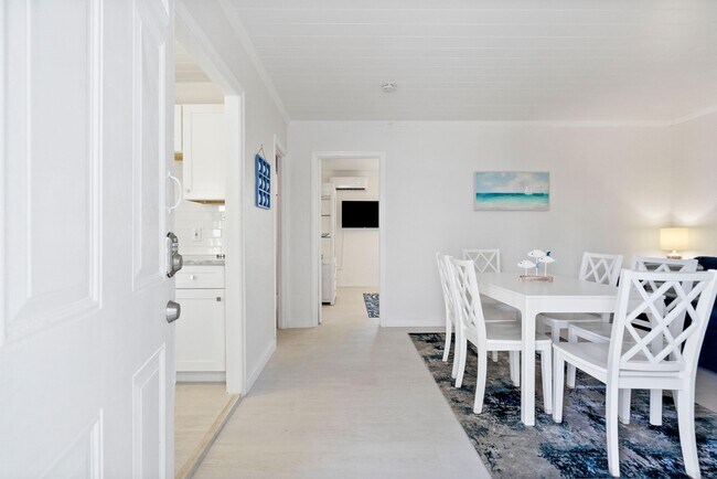 Building Photo - 670 Hernando St