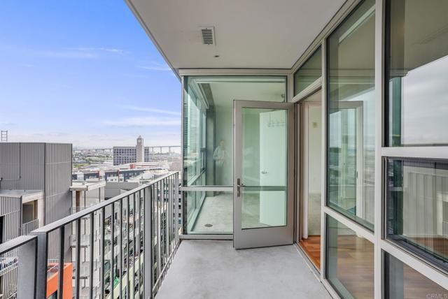 Building Photo - 321 Tenth Ave