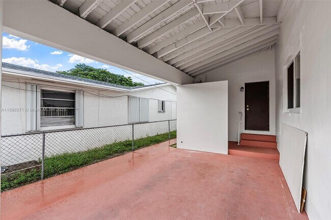 Building Photo - 1221 NW 34th Ave