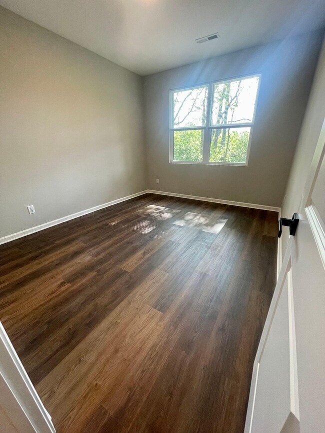 Building Photo - 111 Juniper Path