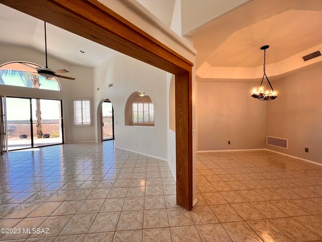 Building Photo - 10123 N Alder Spring Dr