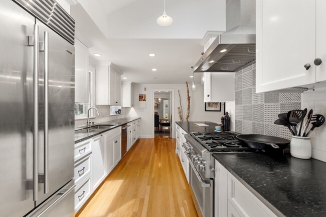 Building Photo - 205 Brattle St