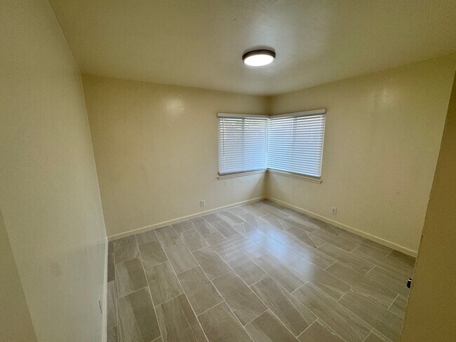 Building Photo - 1056 Pajaro St