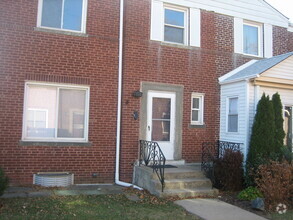 Building Photo - 6059 N Paulina St