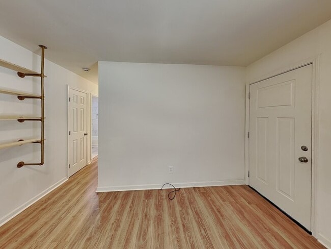 Building Photo - 3521 Willard Ave SW