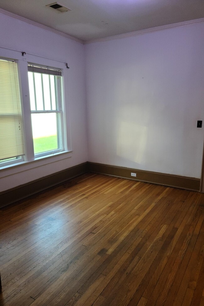 Building Photo - 605 C St