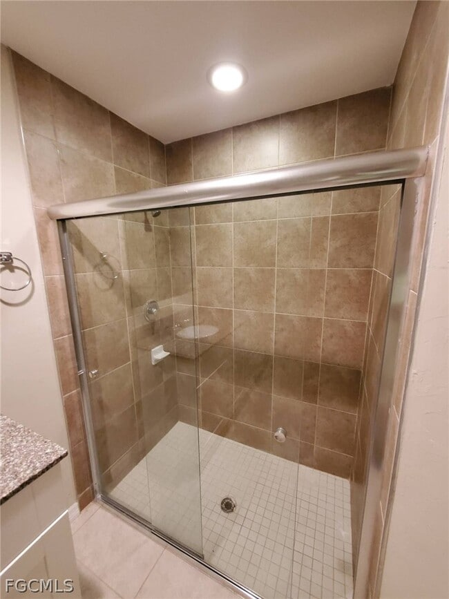 Building Photo - 4701 SE 4th Pl