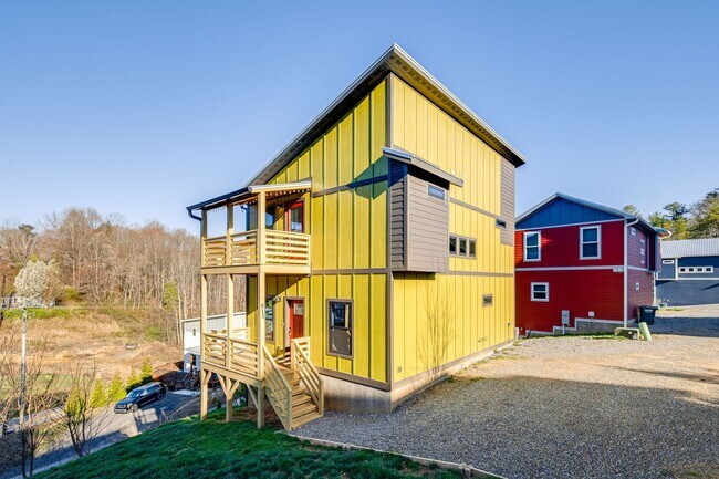 Building Photo - Newly-Built & Energy-Star Certified 3-Bedroom in Swannanoa