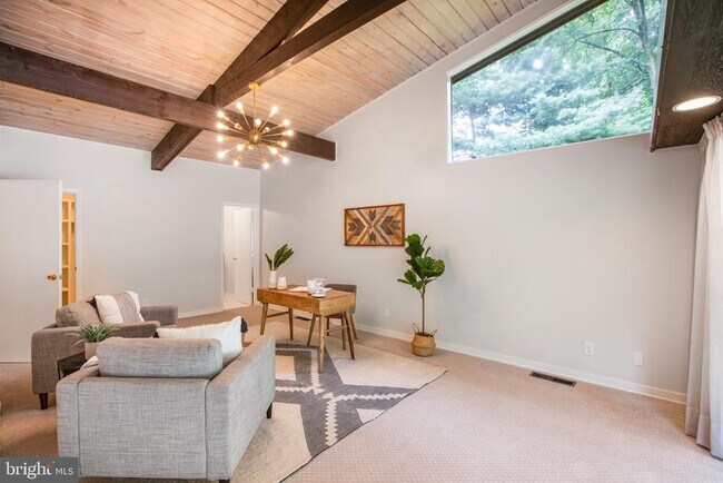 Building Photo - 3406 Woodvalley Dr