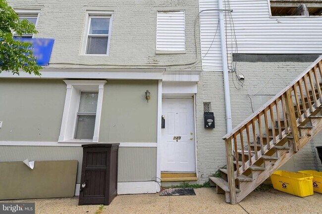 Building Photo - 249 S Chester St