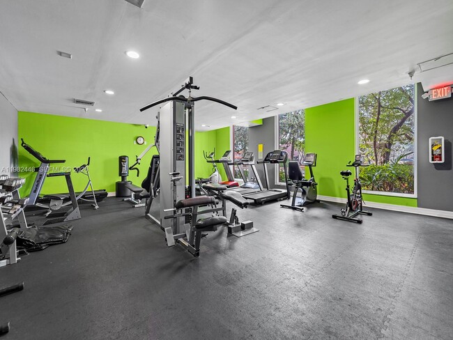 Building Photo - 215 SW 42nd Ave