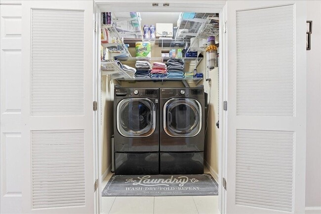 Building Photo - 285 Terrace Ave