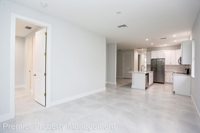 Building Photo - 3 br, 2 bath House - 3010 - 3060 Thomasson...