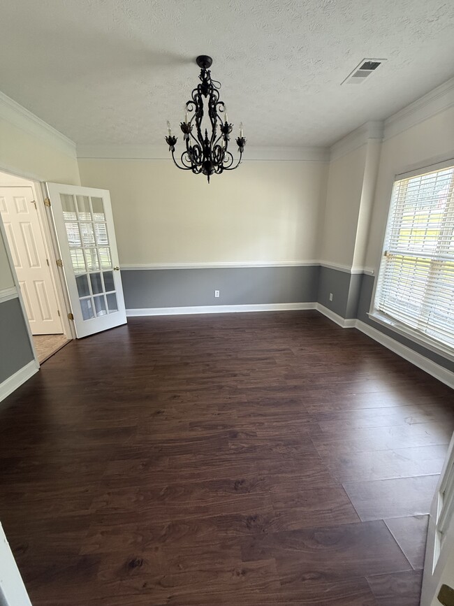 Building Photo - 1105 Huntcrest Ridge