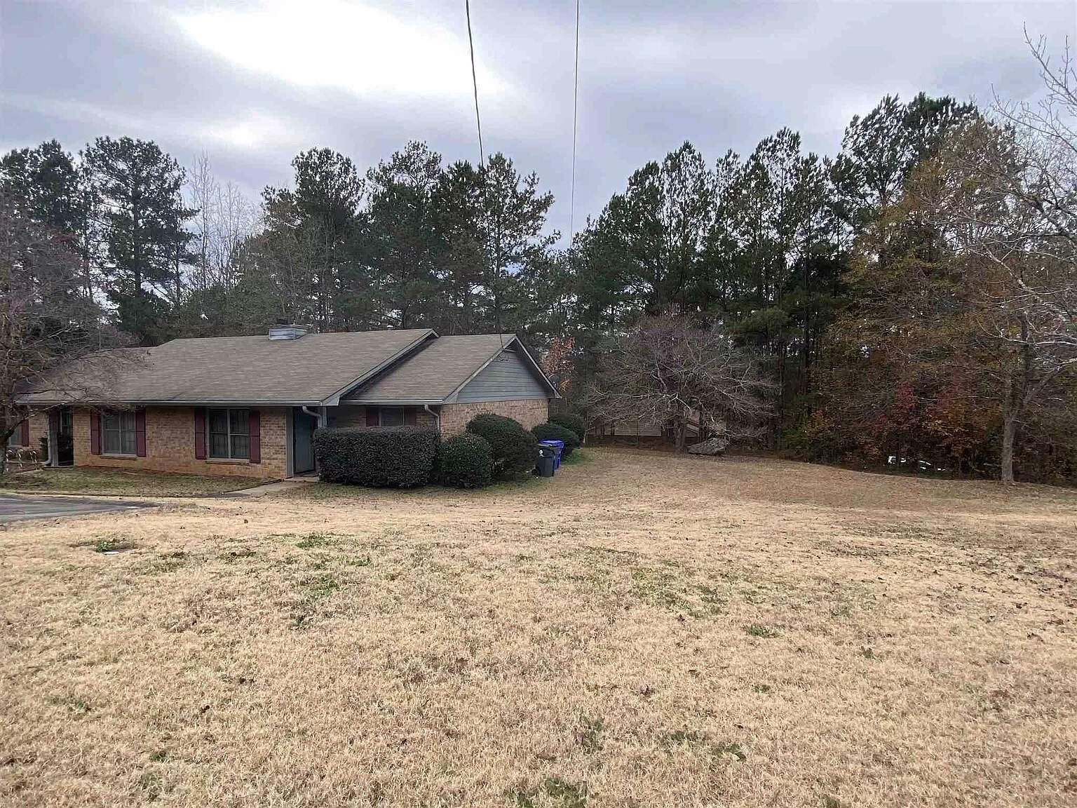 Building Photo - 320 Chase Dr