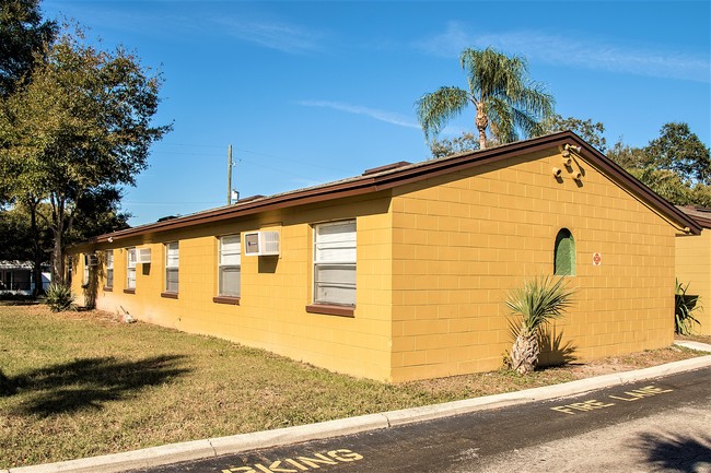 Building Photo - Courtyard Villas