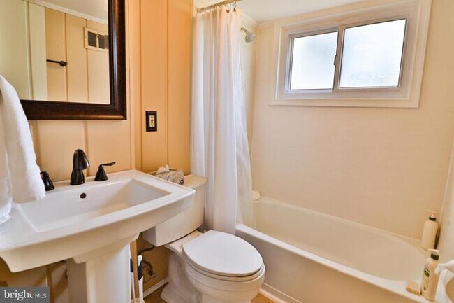 Building Photo - 1009 Kennon Ct