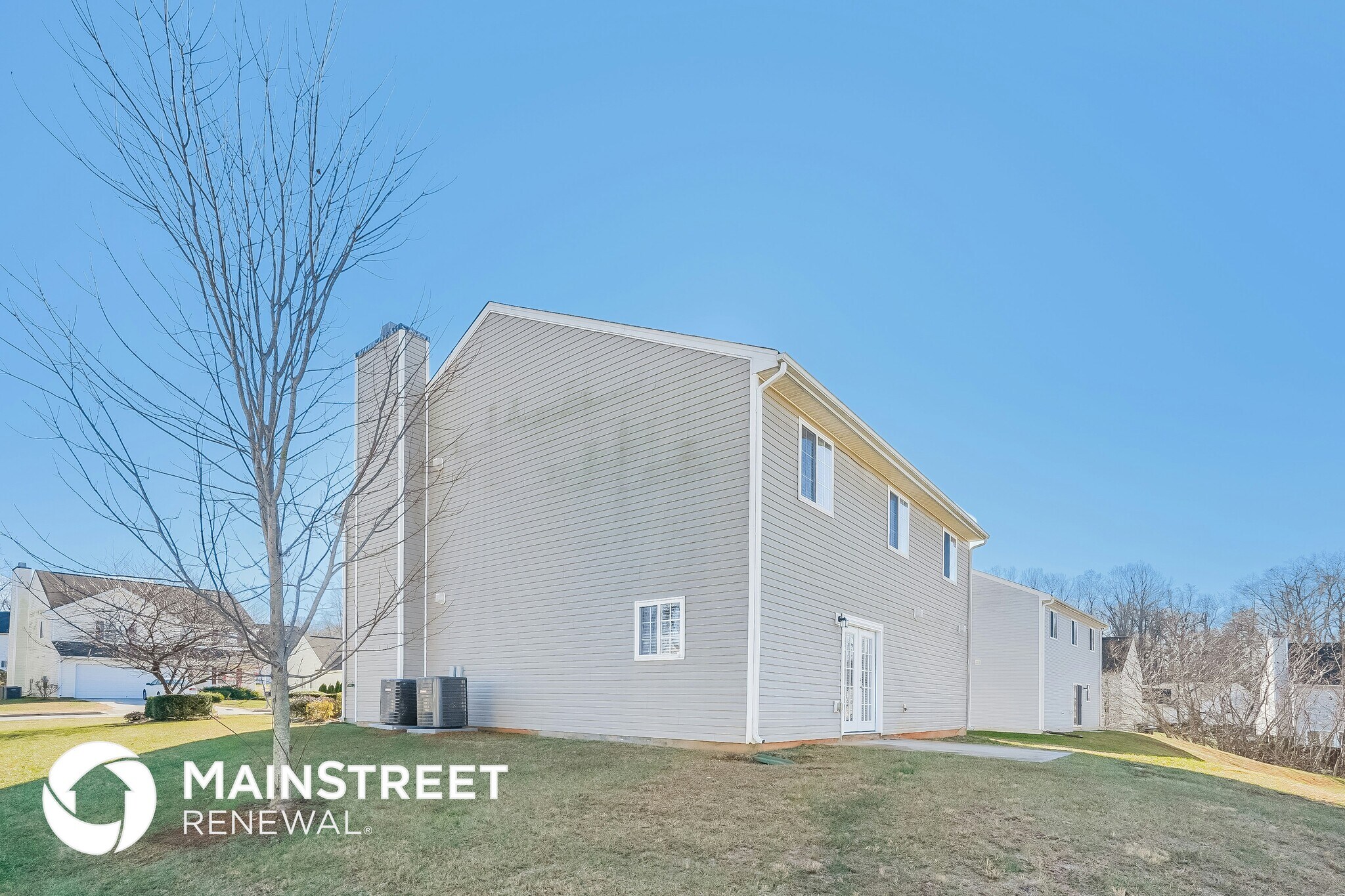 Building Photo - 5605 Hidden Lake Dr