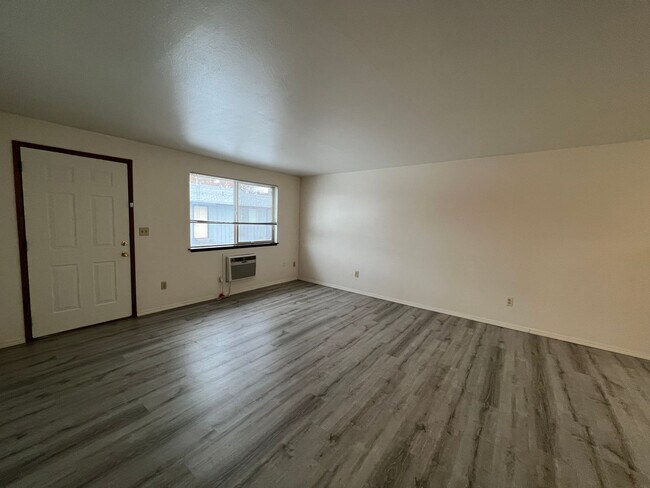 Building Photo - 4804 Bonnie Ln