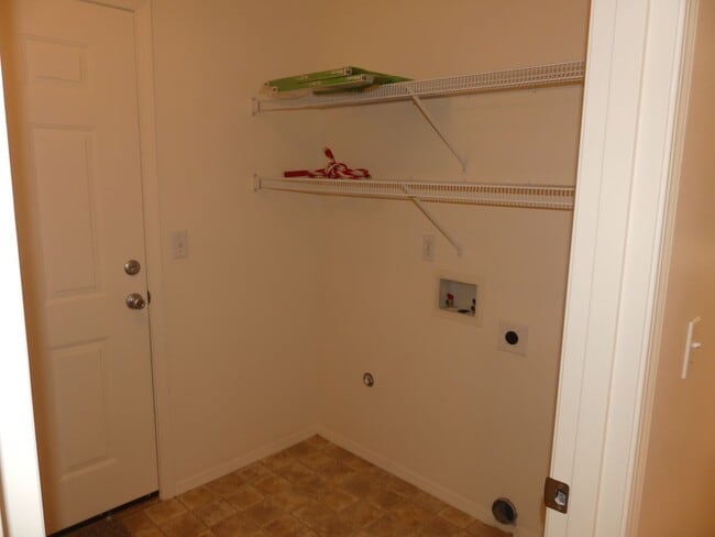 Building Photo - Cascadia Village Ranch Style Home - Moments from Downtown Sandy