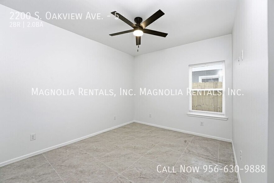 Building Photo - 2200 S Oakview Dr