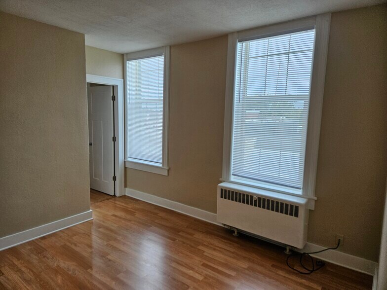 Building Photo - 110 S Fond du Lac Ave