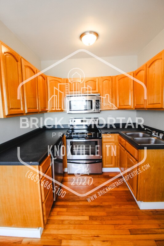 Building Photo - 657 E Lincoln Rd
