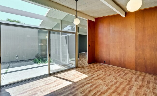 Building Photo - Wonderful Atrium Eichler in the Heart of Greenmeadow