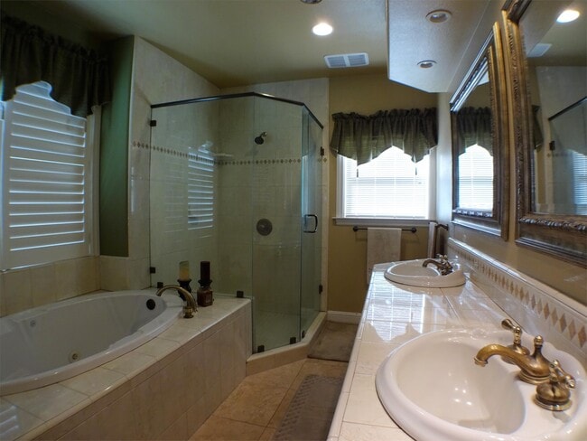 Building Photo - 3539 Rodgers Ave