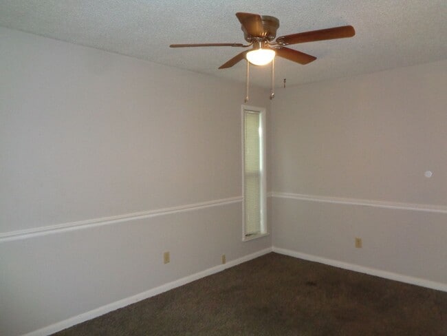 Building Photo - Heather Hills-Townhouse For Rent