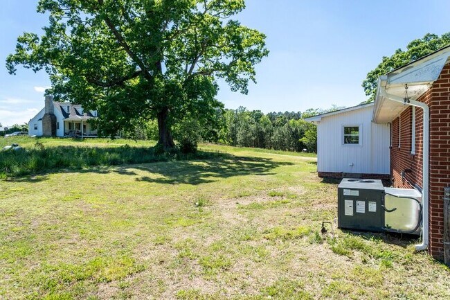Building Photo - 641 Rocky Ford Rd