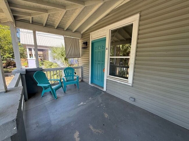 Building Photo - Downtown Pensacola - 2 bedroom, 1 bathroom