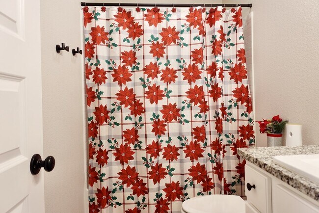 Building Photo - 413 Graze St