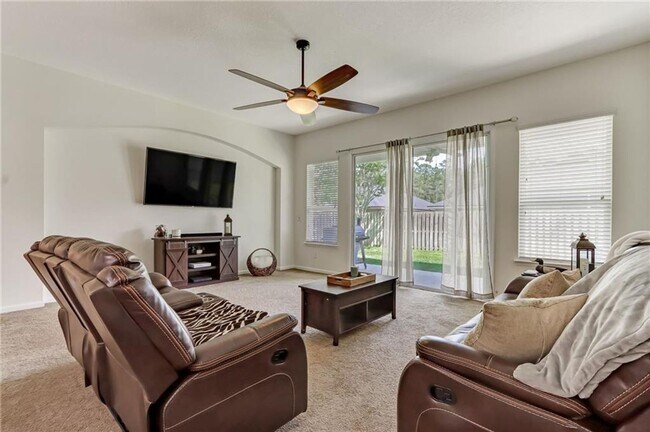 Building Photo - Charming 3-Bedroom Home in The Hideaway – ...