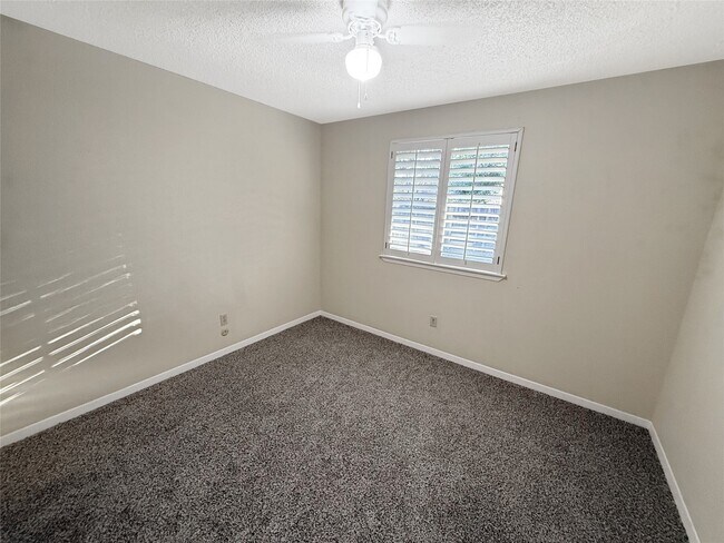 Building Photo - 14411 Cypress Leaf Dr