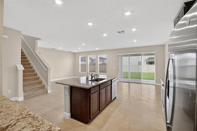Building Photo - 2546 Warren Acrs Blvd