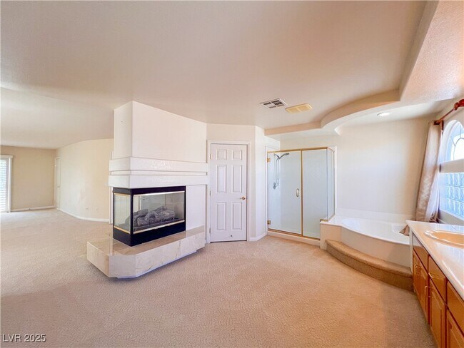 Building Photo - 6586 Shadow Cove Ave