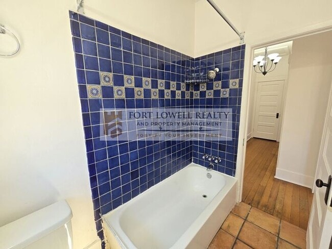 Building Photo - Charming 1 Bed / 1 Bath Near U of A & 4th Avenue