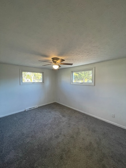 Building Photo - 218 Mouser St